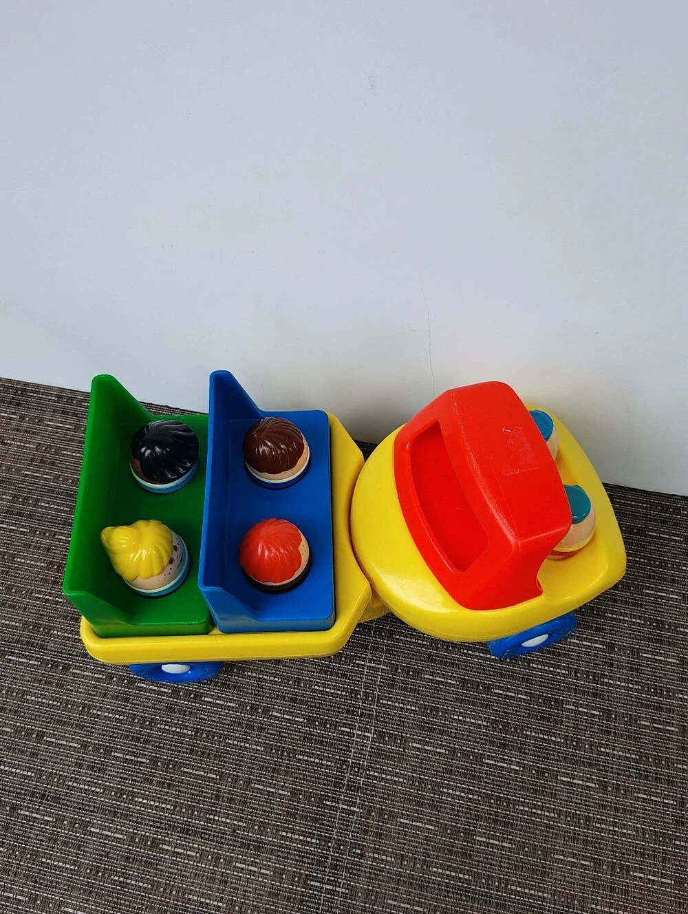 Vintage 1985 Little Tikes Toddle Tots Change Around Truck With 6 Figures